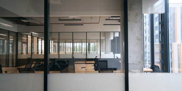 Reformas Integrales de Oficinas y Despachos Sant Martí · Diseño e Instalación de Paneles Divisorios